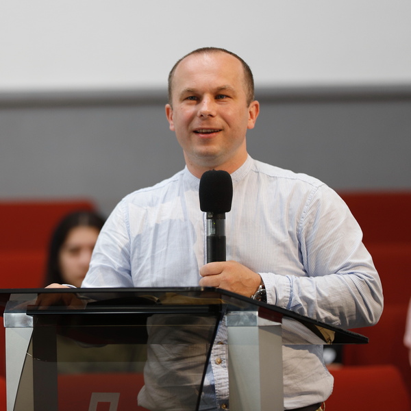 Андрій Дежнюк