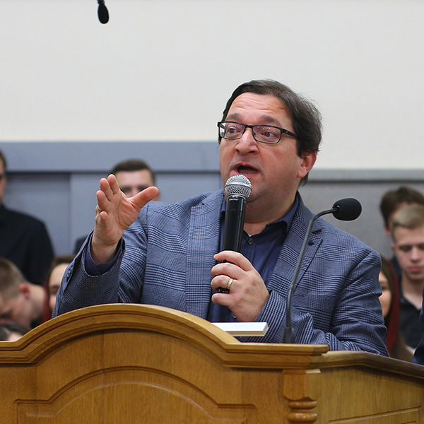 Представник з Європи