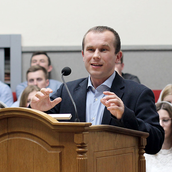 Андрій Дежню