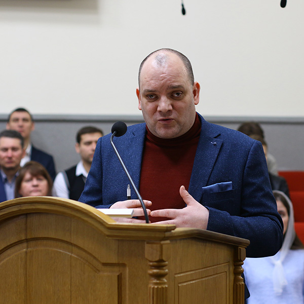 Валентин Опря