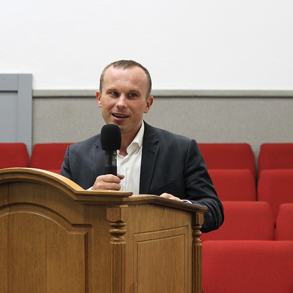 Андрій Дежнюк