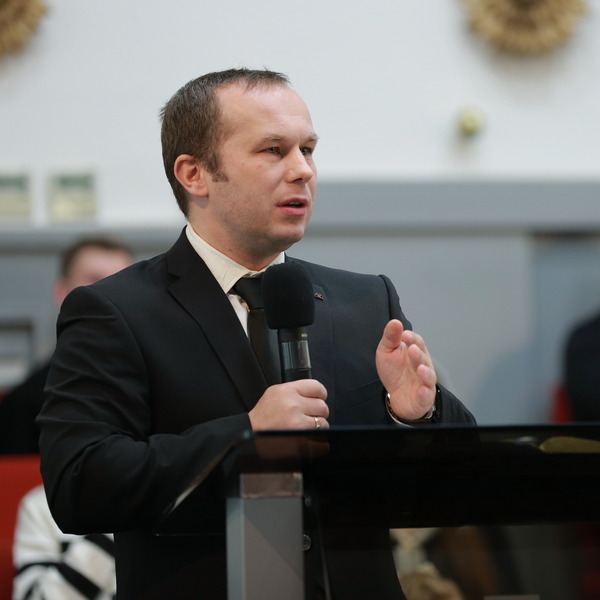 Андрій Дежнюк