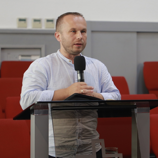 Андрій Дежнюк