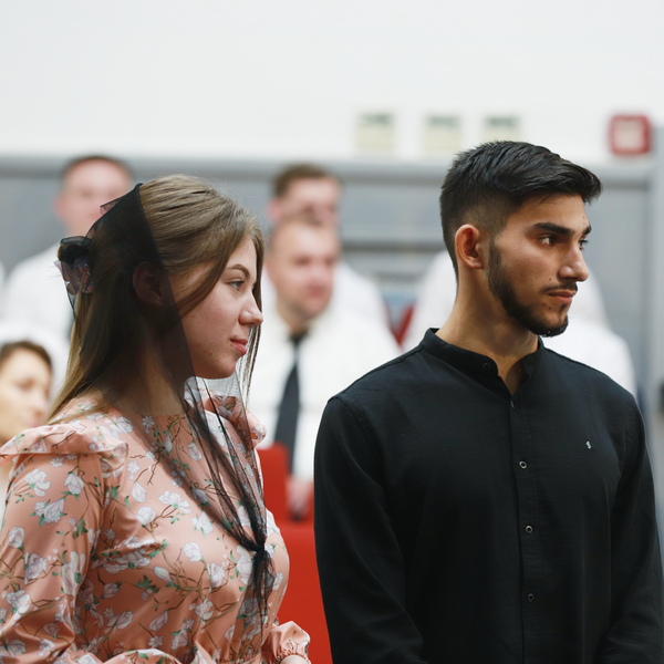 Заручена пара Руслан та Софія