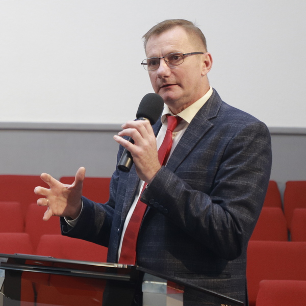 Олександр Максименко