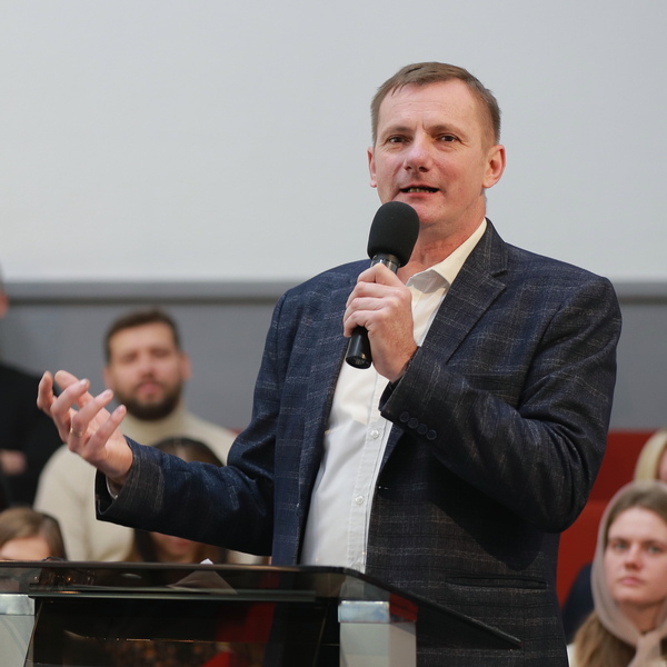 Олександр Максименко