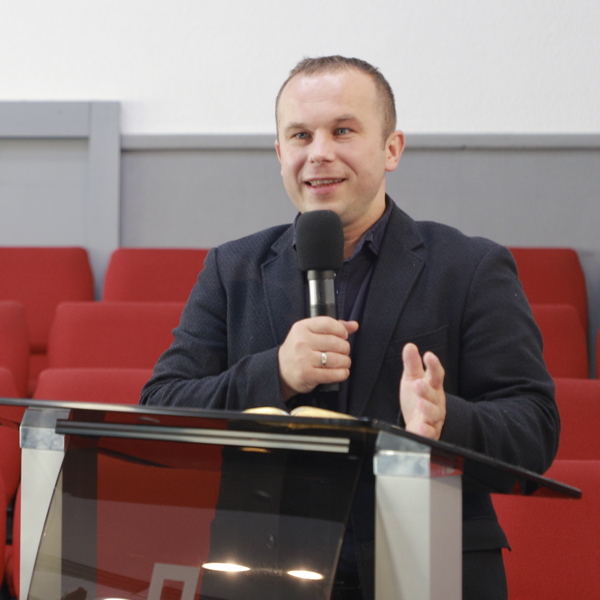 Андрій Дежнюк