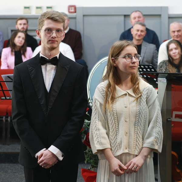 Заручена пара Назарій та Марія