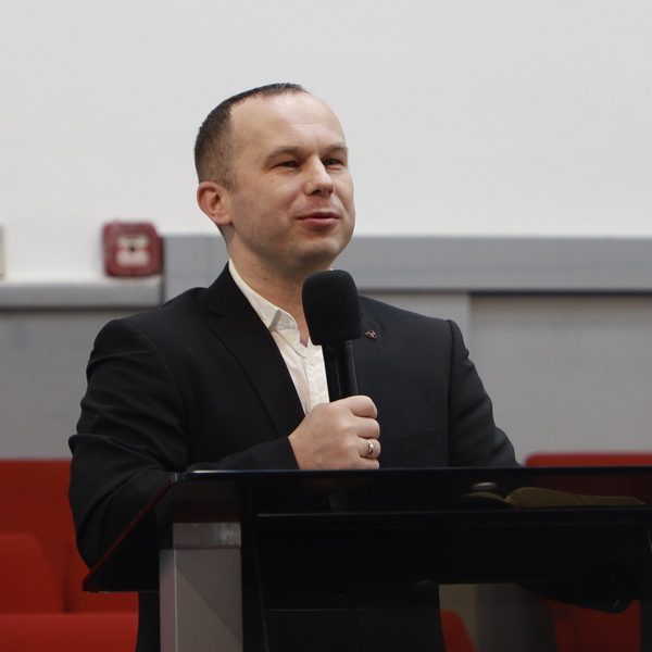 Андрій Дежнюк