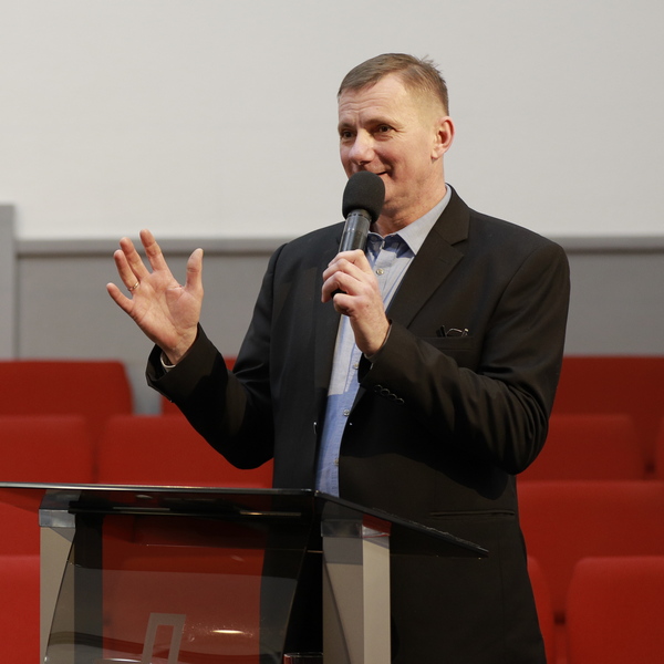 Олександр Максименко