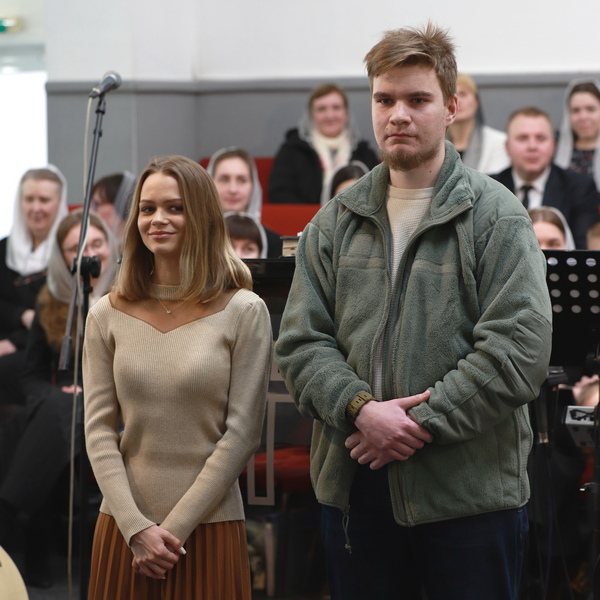 Заручена пара Нікіта та Вероніка