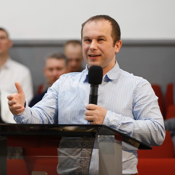 Андрій Дежнюк