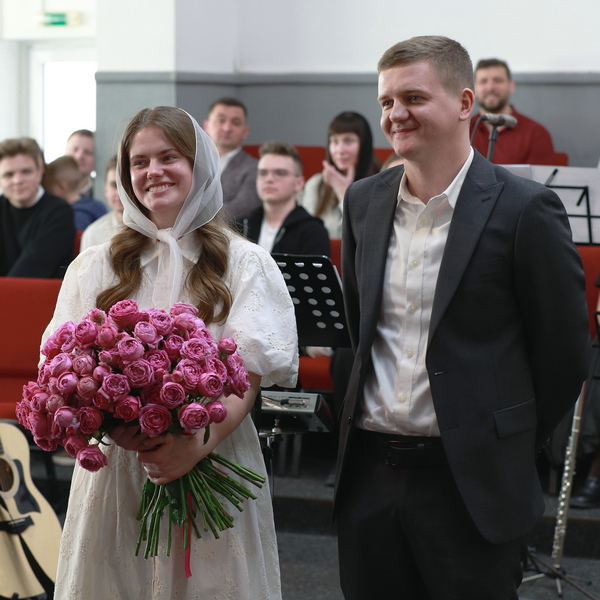 Заручена пара Віталій та Ілона