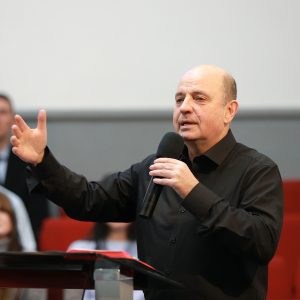 Володимир Васильович Савчук, пастор церкви «Християнське життя» (м. Київ)