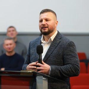 Юрій Сезон (пастор церкви, село Святопетрівське, Київська обл.)