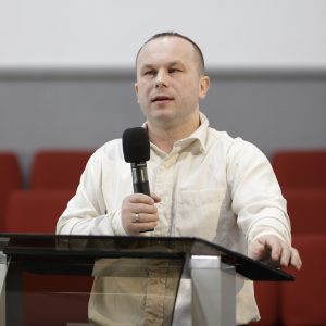 Андрій Дежнюк