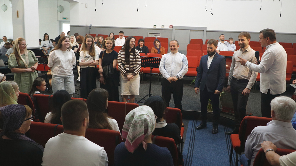 Благословіння служіння в парку дітям