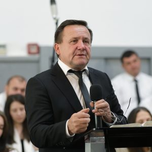 Микола Володимирович Каленик – пастор церкви по вул. Кар'єрна, 44